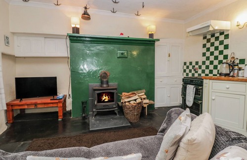 Bootle Cottage | GARDENERS COTTAGE, pet friendly, with hot tub in Millom, Cumbria