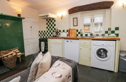 Bootle Cottage | GARDENERS COTTAGE, pet friendly, with hot tub in Millom, Cumbria