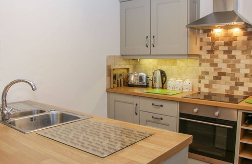 Nantwich Cottage | GARDENERS COTTAGE, pet friendly, with a garden in Woore