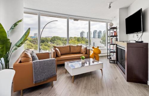 Crosstown Apartment | GardenView Modern Condo with Parking, Gym, Pool, AC