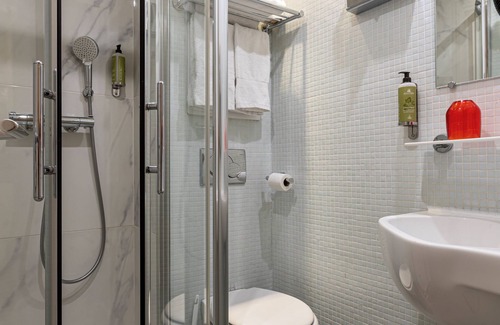 11th Arrondissement Hotel | Gardette Park Hotel