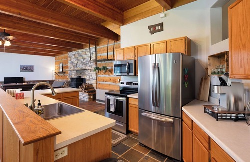 Jardine Cabin | Gardiner Getaway: your cozy cabin near Yellowstone National Park! [Unit 1]