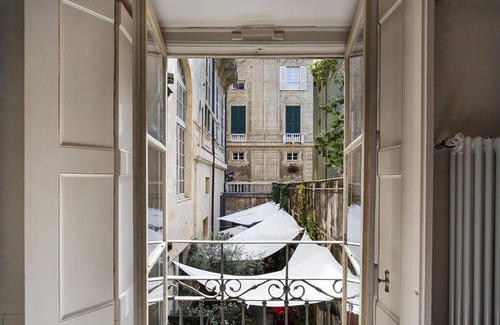 Genoa Historical Centre Apartment | Garibaldi Glamorous Apartment by Wonderful Italy
