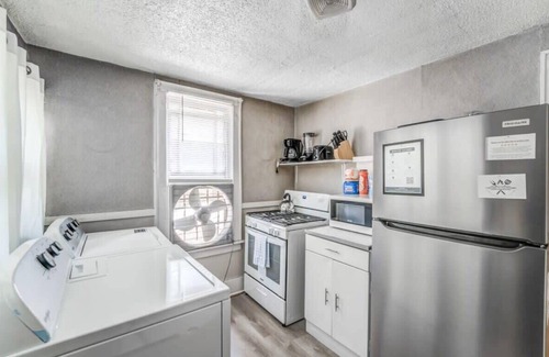 Vollintine-Evergreen House | Garland Haven Hideaway Unit B