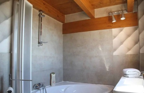 Adahuesca Apartment | Garnacha Loft in Anagussa