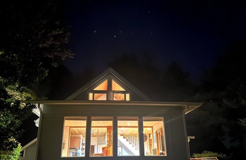 Port Orford House | Garrison Lakefront house in beautiful Port Orford OregonnRequires 30 -day min!