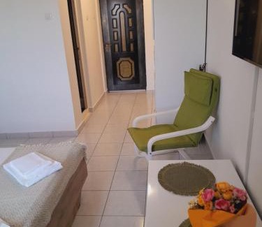 Saturn Apartment | Garsoniera Aurora