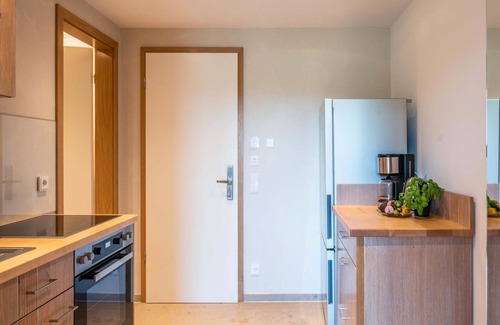 Pelham Apartment | Gartenzimmer, 30 qm Untergeschoss, Kombinierter Wohn- & Schlafbereich