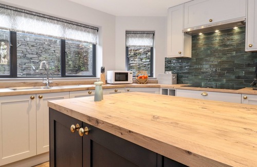 Ambleside House | GARTH HILL HOUSE, pet friendly, luxury holiday cottage in Ambleside