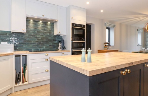 Ambleside House | GARTH HILL HOUSE, pet friendly, luxury holiday cottage in Ambleside