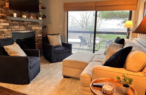 Beech Mountain Villa | Gas Fireplace, Comfortably sleeps 6, and Walk to Beech Mountain Resort!
