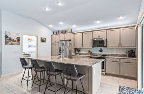 Wildwood House | GAS GOLF CART WALK TO THE POOL BEAUTIFUL HOME IN FENNEY THE VILLAGES FL