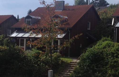 Zandt House | Gas, water, WLAN free of charge - renovated house with garden, dog welcome,