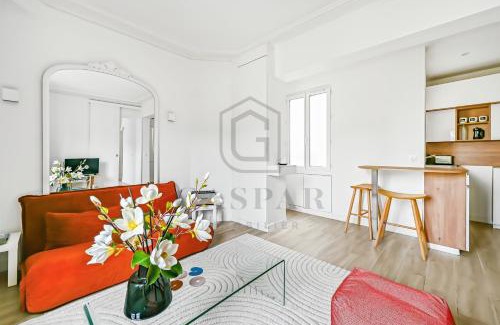 Centre Ville Apartment | Gaspar- Passages- Comfort & proximity to Paris