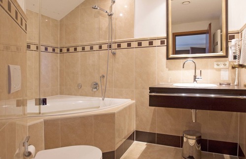 Ebersberg District Hotel | Gasthof Hotel Neuwirt