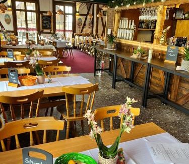 Fehrenbach House | Gasthof & Pension "Schwarzer Adler"