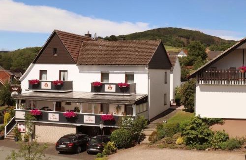 Dreislar Hotel | Gasthof "Zum Burghof"