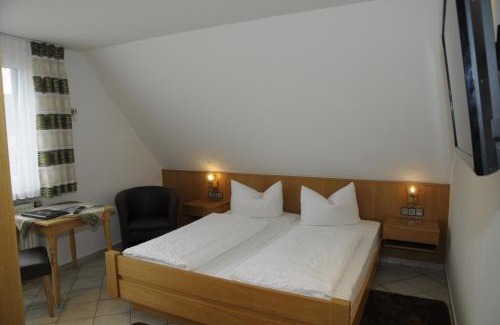 Mitteleschenbach Hotel | Gasthof Zur Krone