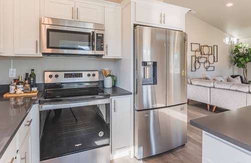 Moses Lake House | Gated 3 BR Escape in downtown Moses Lake