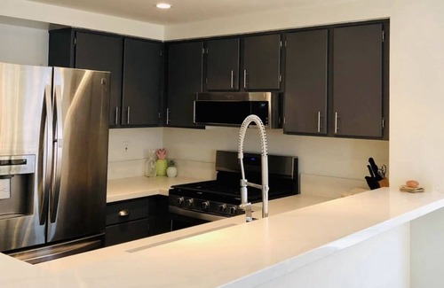 Agoura Hills House | Gated Loft, Close to Trails & Minutes to Malibu