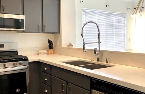 Agoura Hills House | Gated Loft, Close to Trails & Minutes to Malibu