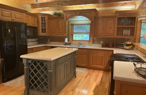 Maggie Valley Cabin | Gated Luxury Mtn. Cabin @ Smoky Mountain Retreat (Waynesville & Maggie Valley)
