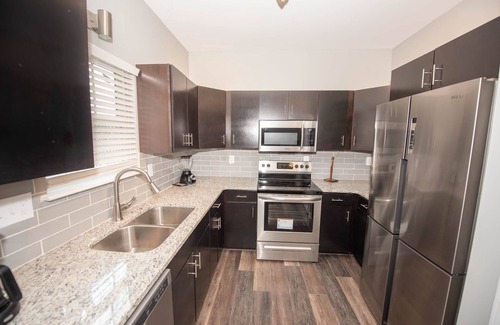 Southwestern House | Gated Modern Home 15min away Atlanta with 7 beds A