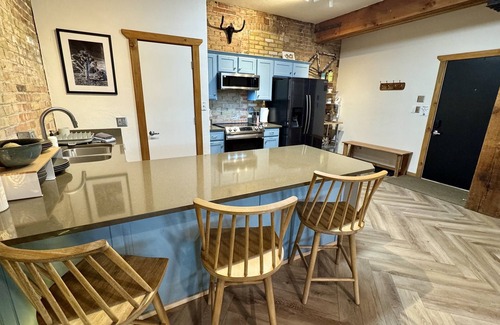 Rio Grande Apartment | Gated Parking I Walk to Convention & Delta Center I Elevator