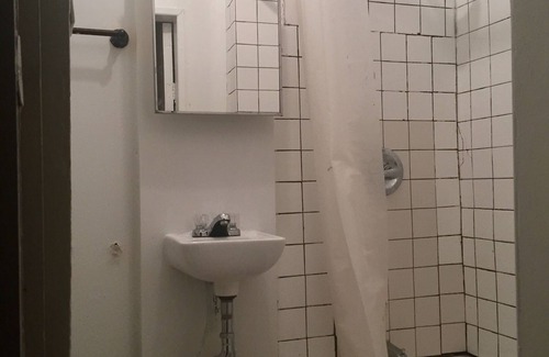 Williamsburg Apartment | Gated Studio in Williamsburg Artsy District