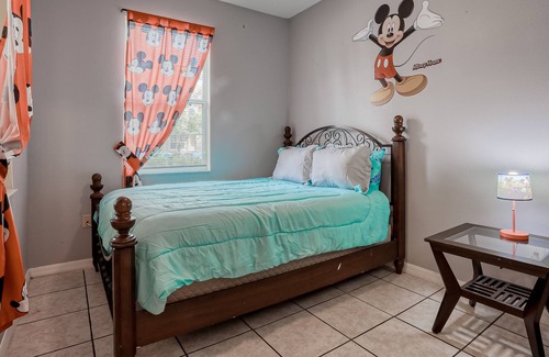 Crestwynd Bay House | Gated townhome with pool & playground - fast WiFi, W/D - snowbirds welcome