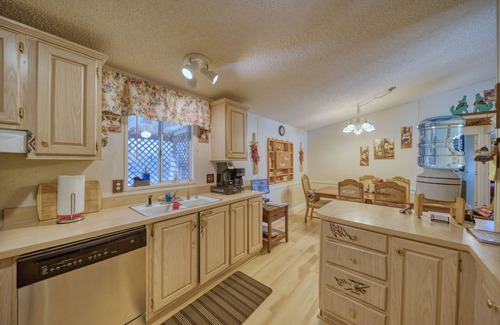 Pahrump House | Gateway to Death Valley-50 meg WI-FI