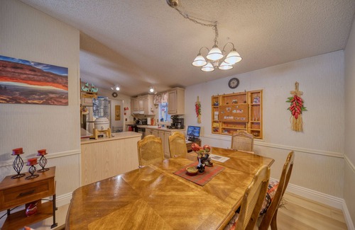 Pahrump House | Gateway to Death Valley-50 meg WI-FI