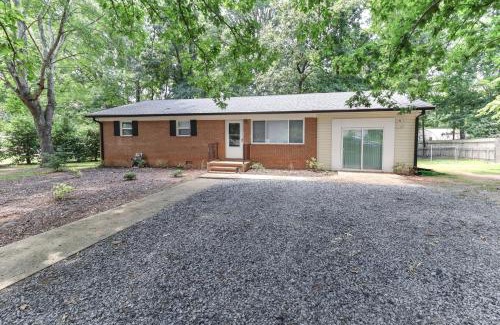 Norwood House | Gateway to Lake Tillery Retreat