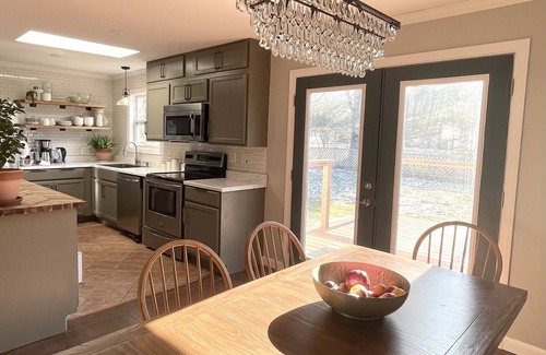 Manchester Center House | Gather and relax with friends and family