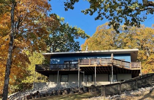 Almo House | Gather at family-friendly Shelter Point on KY Lake