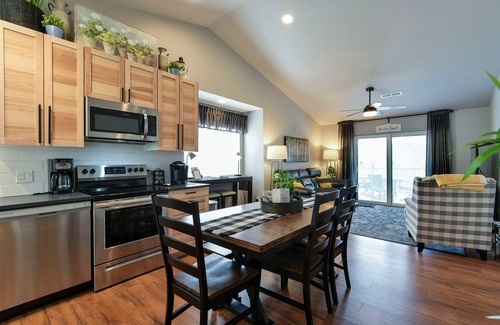 Indian Point Condo | Gathering Place at the Nest | Open-air dining