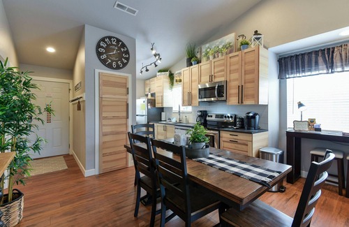 Indian Point Condo | Gathering Place at the Nest | Open-air dining