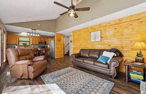 Hemlock Hills Cabin | Gatlinburg cabin, Arcade games, hot tub, no scary roads, PERFECT location