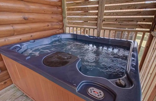 White Oak Lodge Cabin | Gatlinburg Getaway - Cabin by the Smoky Mountains