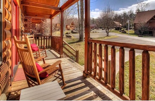 White Oak Lodge Cabin | Gatlinburg Getaway - Cabin by the Smoky Mountains