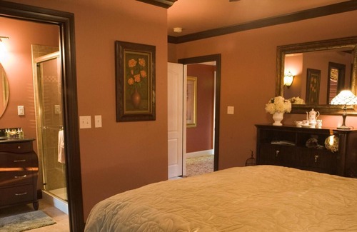 La Grange Bed & Breakfast | Gatsby Queen Luxury Suite with view of horse paddocks