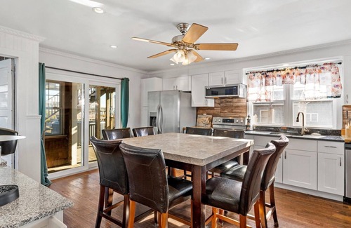 Ocean Bay Park House | Gatsby's - Heated Plunge Pool & Hot Tub in OBP, Sleeps 24, Steps From The Beach