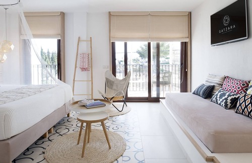 Santa Gertrudis Hotel | Gatzara Suites Santa Gertrudis
