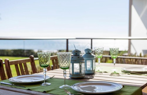 Gava Apartment | Gavamar Castelldefels Beachfront Apartment- Direct access to the beach