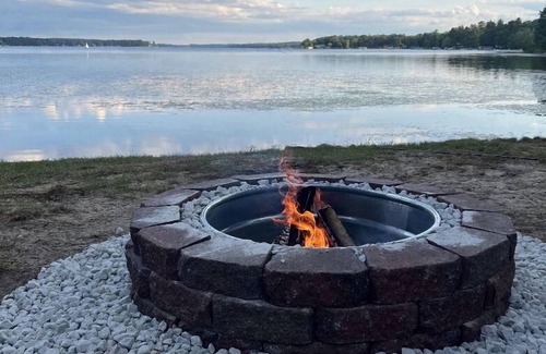 Gaylord Cottage | Gaylord-Otsego Fall-Winter 2026. Rent 2 nights- 2 nights free.