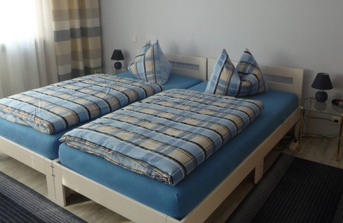 Zirndorf Apartment | Gemütliche 3-Zimmer-Ferienwohnung (84qm) im Erdgeschoss mit Terrasse