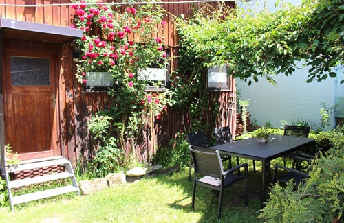 Neudrossenfeld Apartment | Gemütliche 45qm Ferienwohnung direkt am Roten Main, kostenfeies WLAN