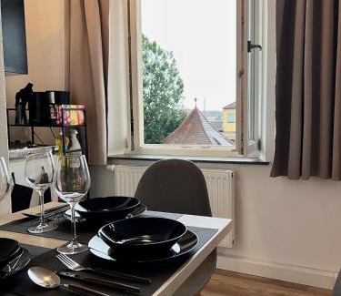 Bamberg Apartment | Gemütliche Altbauwohnung direkt am Bahnhof - Ruhig, Zentral mit Küche