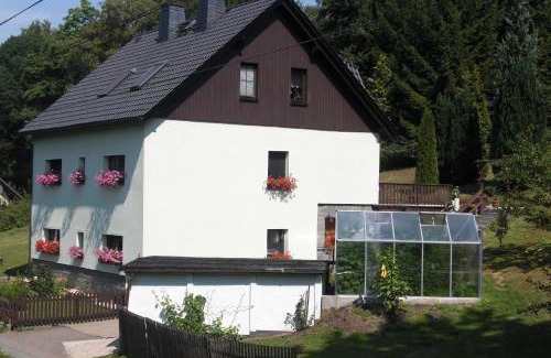 Stollberg/Erzgeb. Apartment | Gemütliche Ferienwohnung In Stollberg Im Erzgebirge Mit Kleiner Terrasse