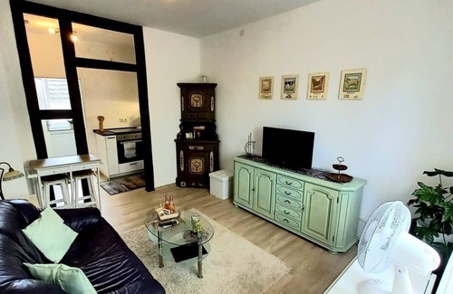Hadamar Apartment | Gemütliche Wohnung mit Offener Küche und Großem Garten